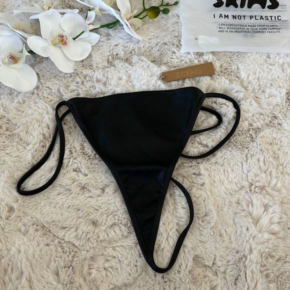 SKIMS T-String Faux Leather Thong Onyx Size 4X - Picture 1 of 5